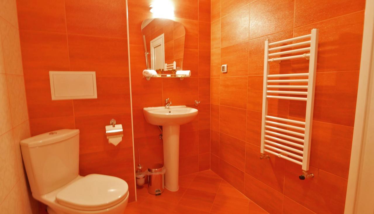 West 2* Sofia